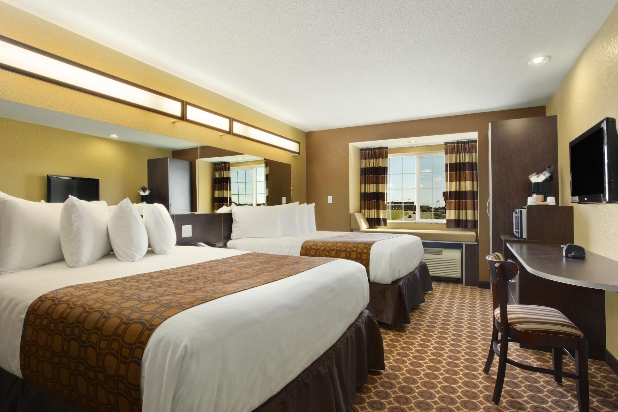Microtel Inn & Suites By Wyndham Dickinson Buitenkant foto