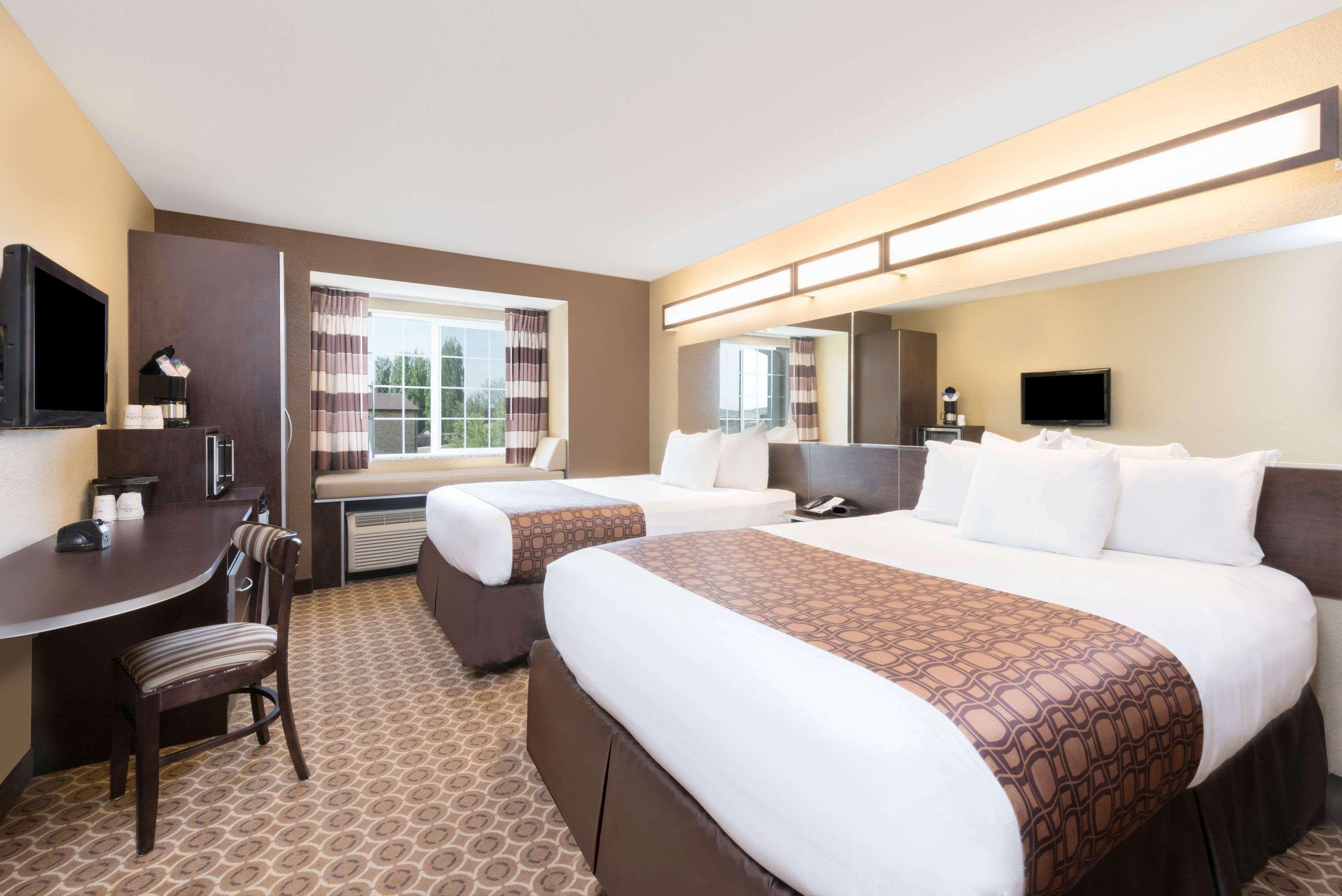 Microtel Inn & Suites By Wyndham Dickinson Buitenkant foto