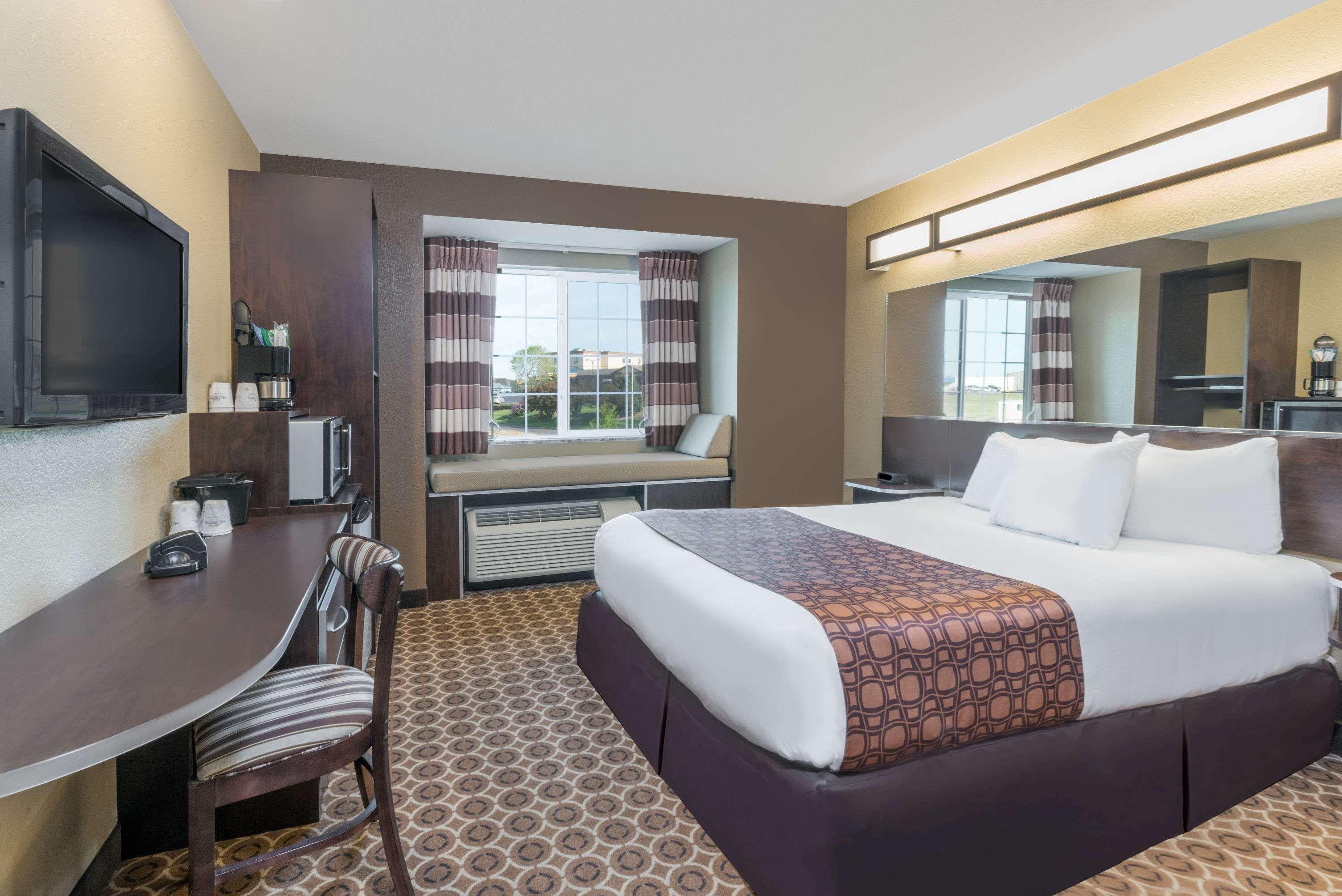Microtel Inn & Suites By Wyndham Dickinson Buitenkant foto