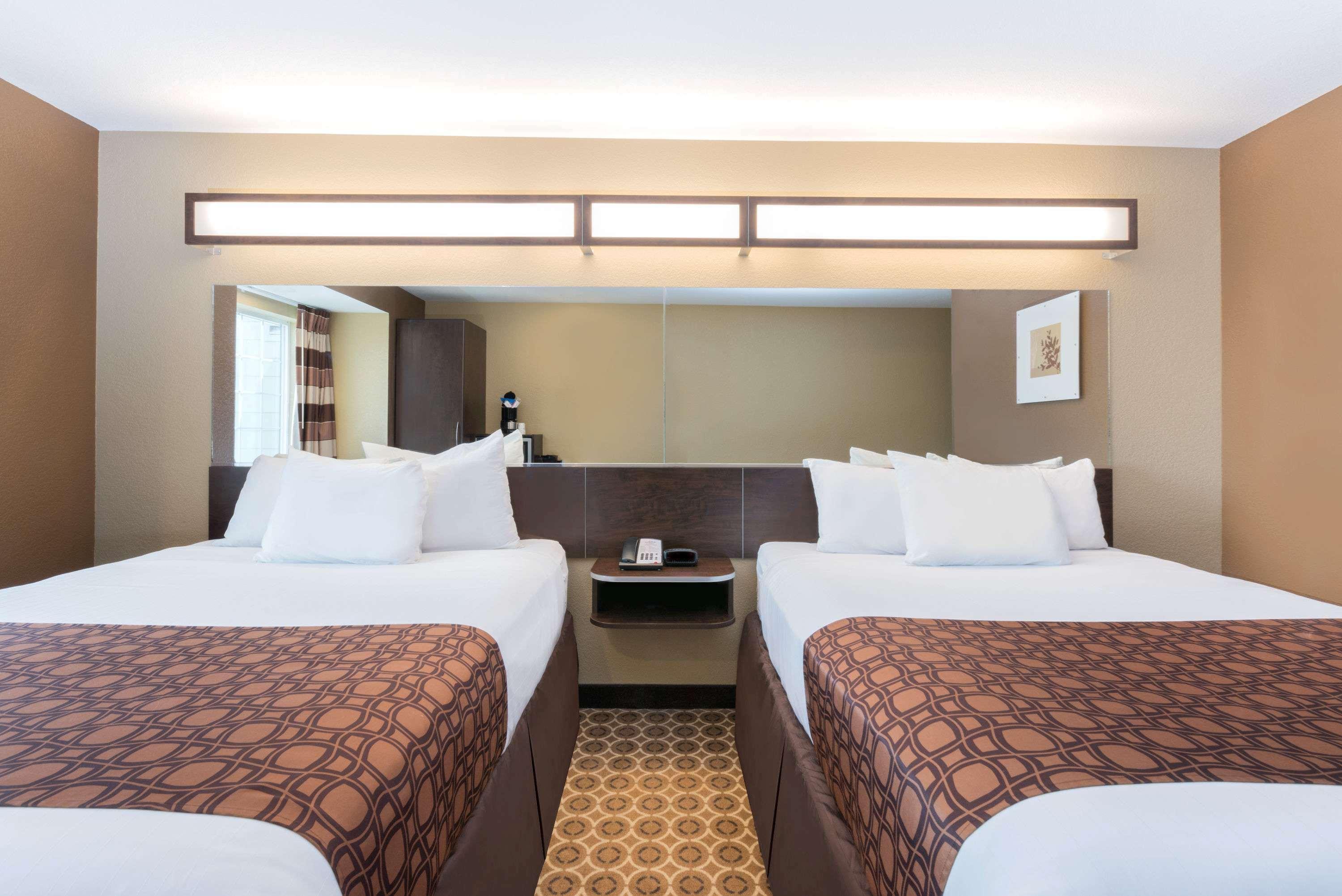Microtel Inn & Suites By Wyndham Dickinson Buitenkant foto