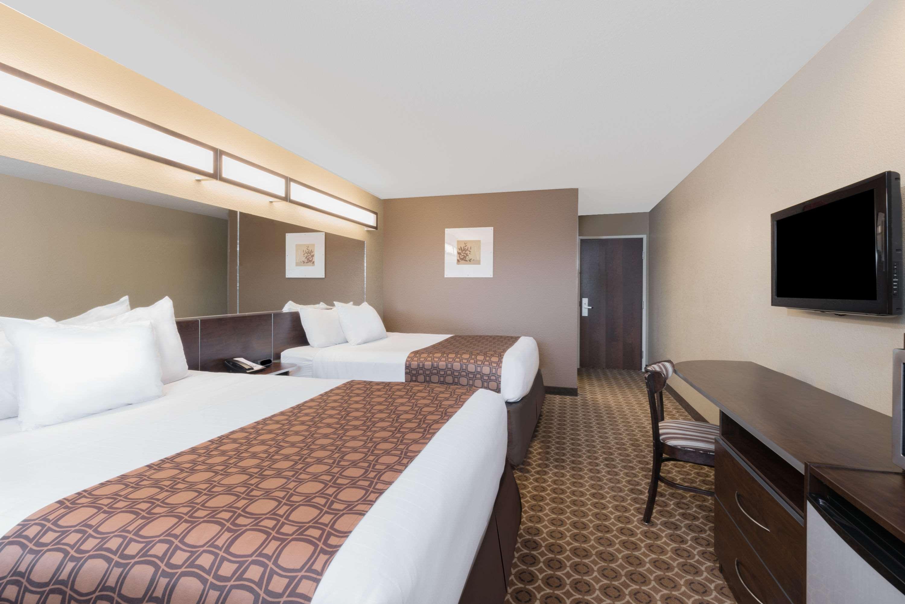 Microtel Inn & Suites By Wyndham Dickinson Buitenkant foto