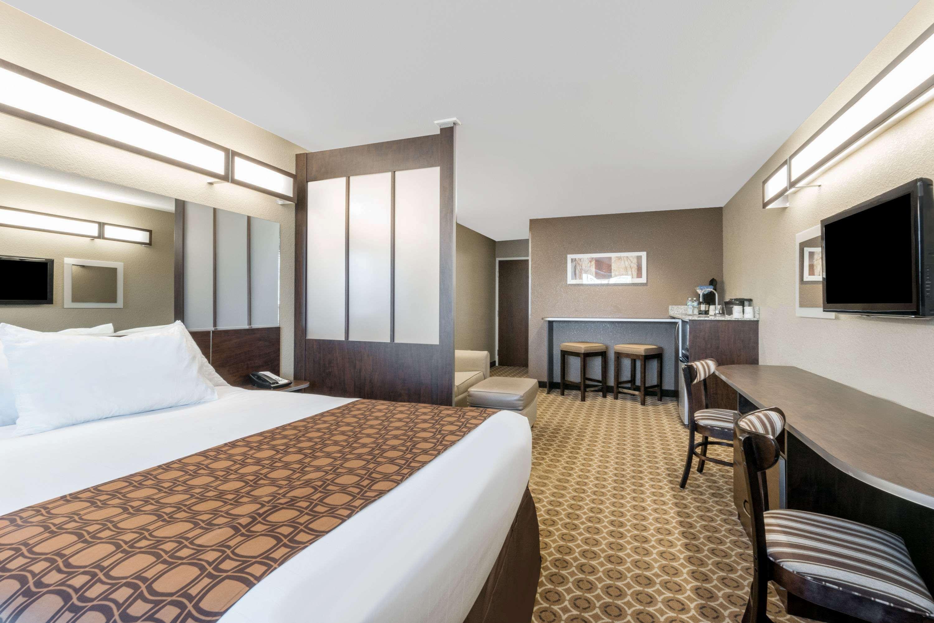 Microtel Inn & Suites By Wyndham Dickinson Buitenkant foto