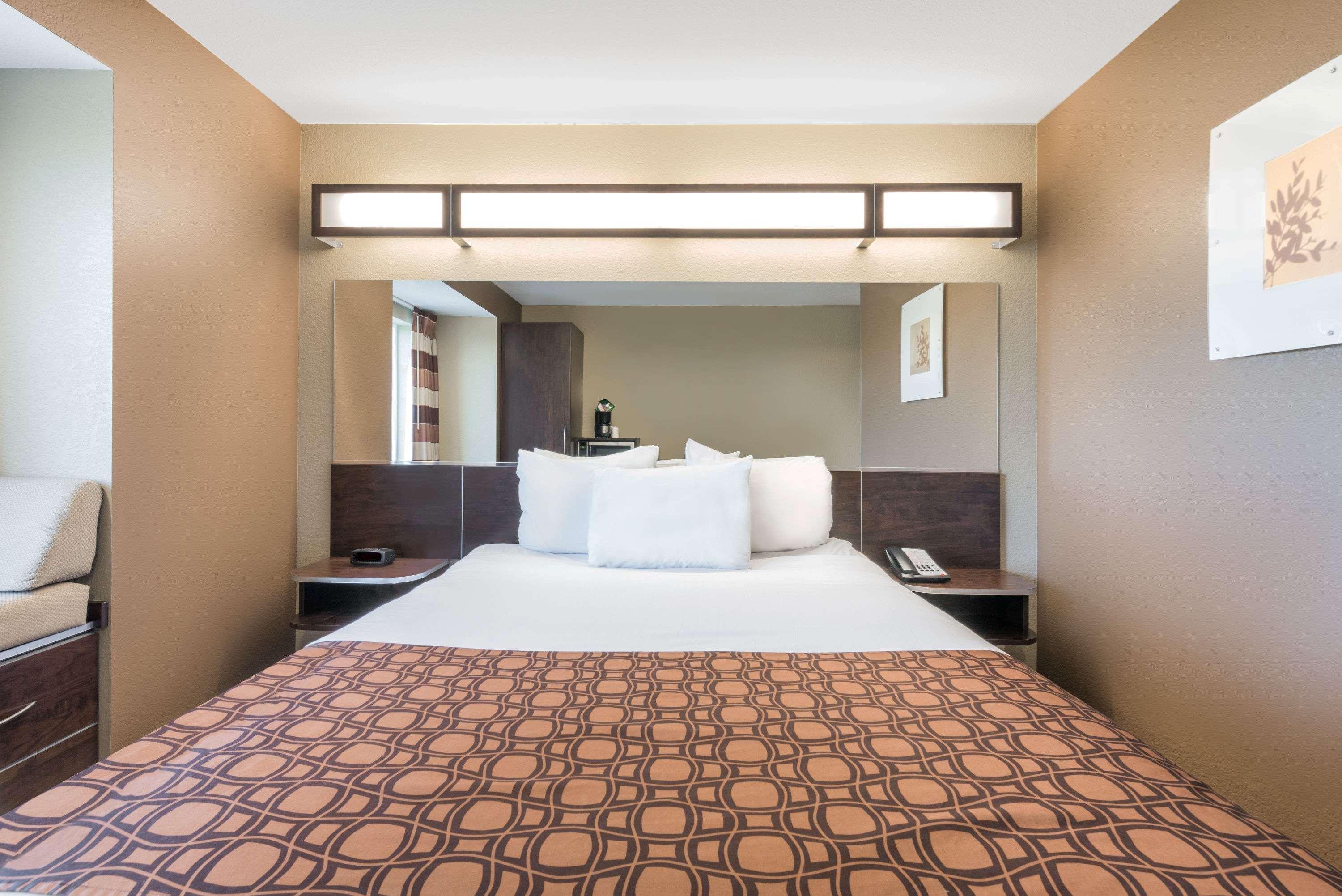 Microtel Inn & Suites By Wyndham Dickinson Buitenkant foto