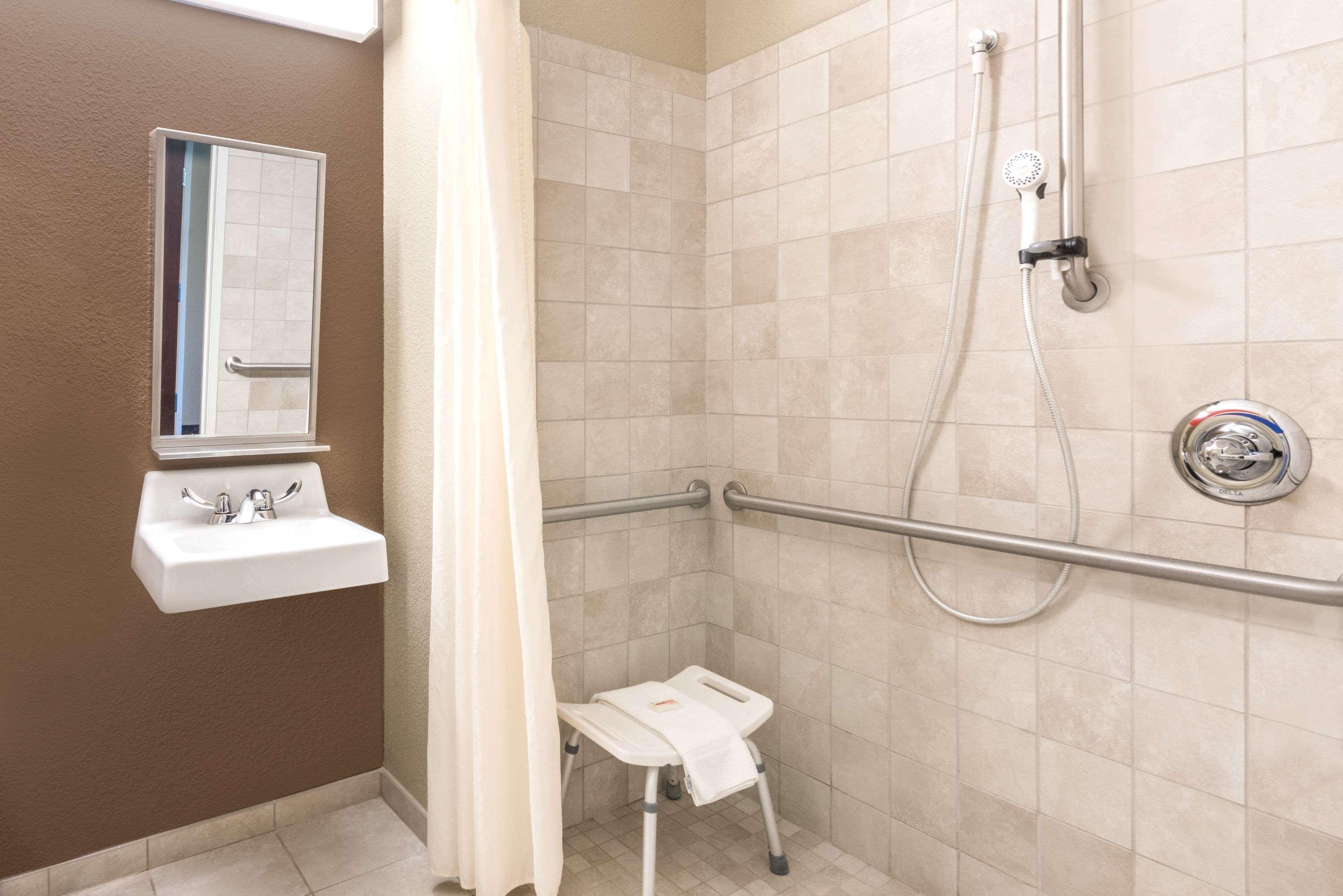 Microtel Inn & Suites By Wyndham Dickinson Buitenkant foto